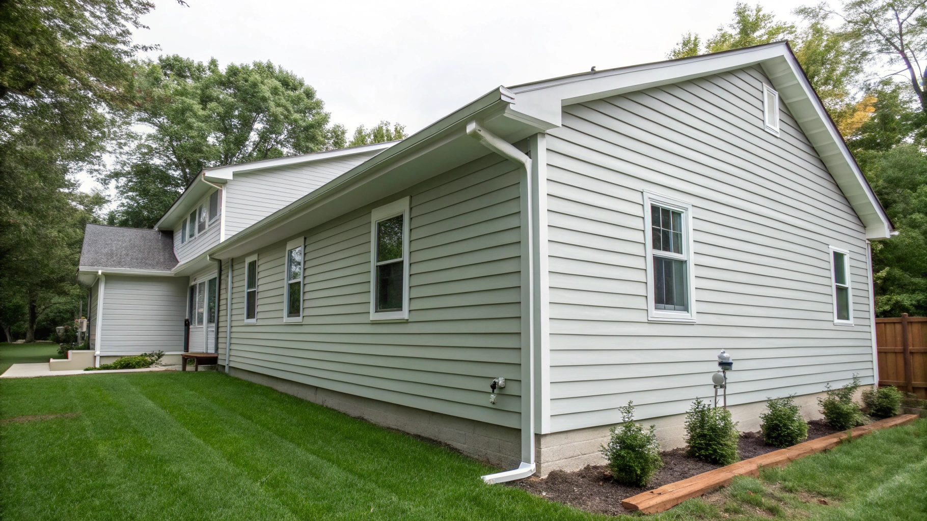 5 Ways New Siding Can Increase Home Value (And Style)